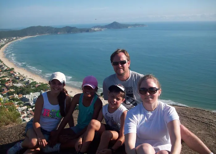 Apto 1 Quarto, Centro De Bombinhas, 130 Metros Da Praia.