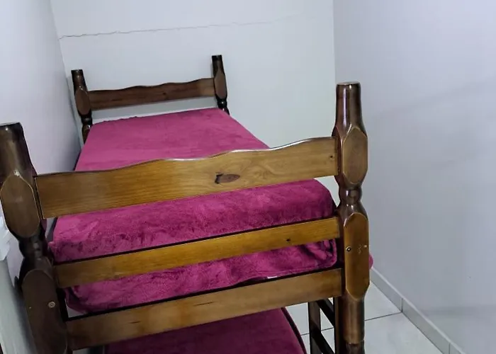 Apto 1 Quarto, Centro De Bombinhas, 130 Metros Da Praia.